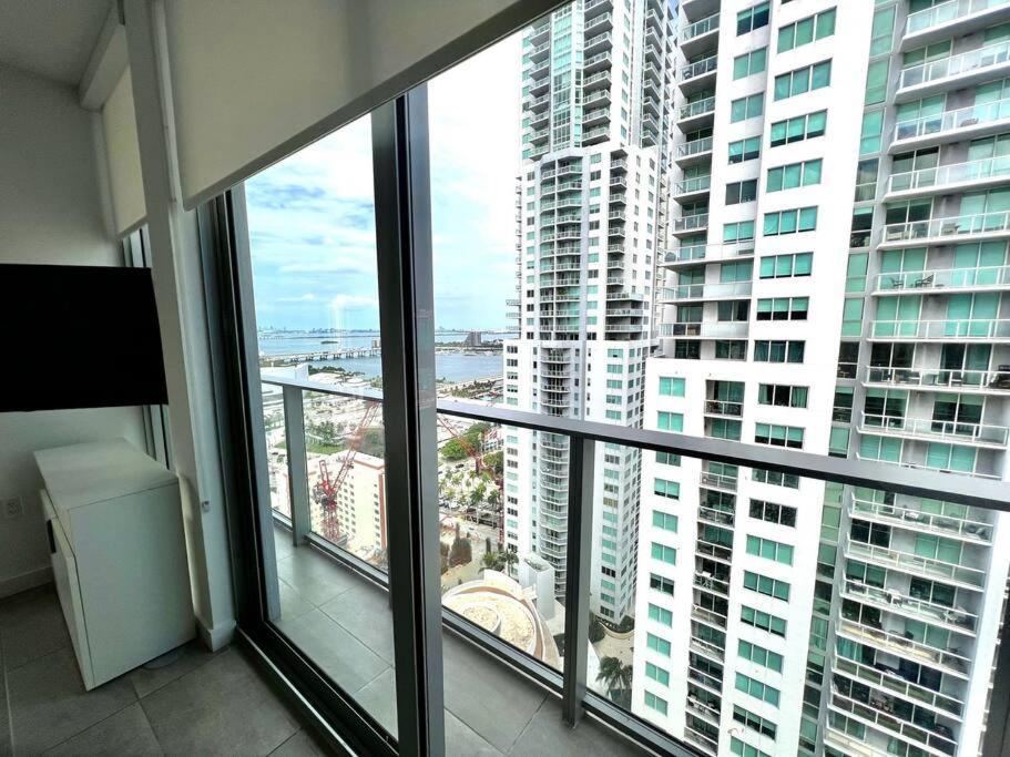 Spacious Studio In The Heart Of Downtown Miami Apartment Exterior photo