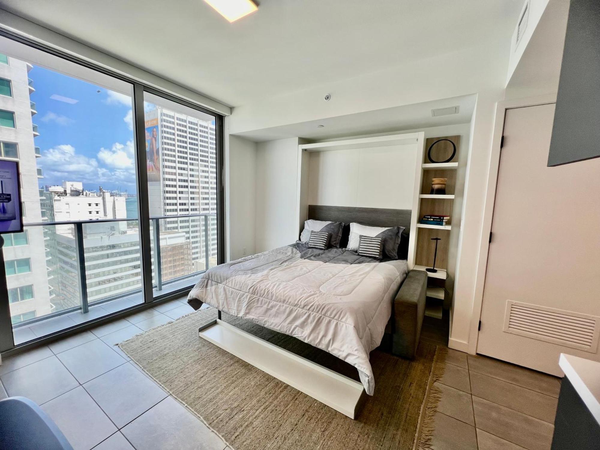 Spacious Studio In The Heart Of Downtown Miami Apartment Exterior photo